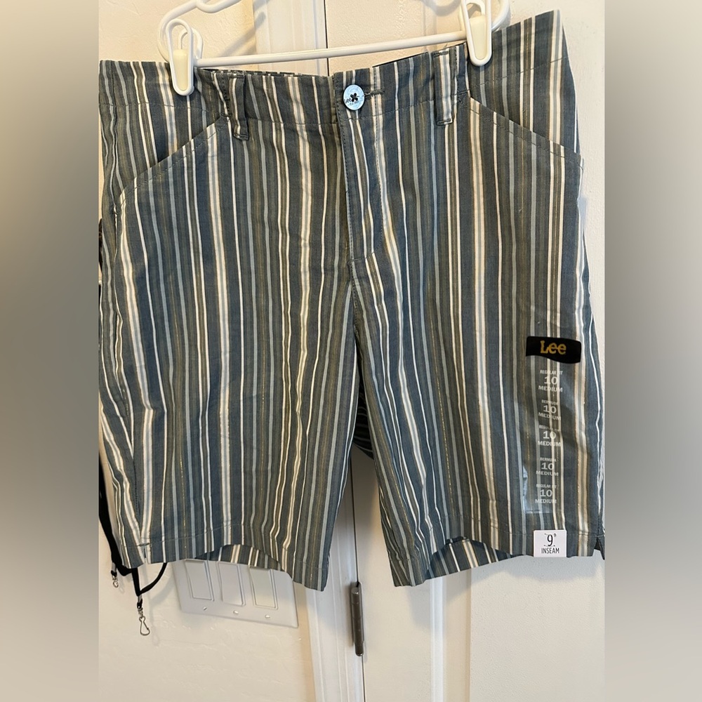Ladies mid rise striped shorts by Lee size 10